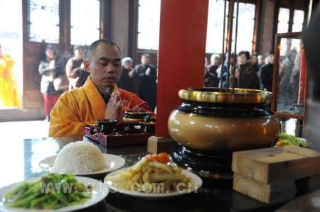 七塔道场隆重举行感恩义工护法祈福法会