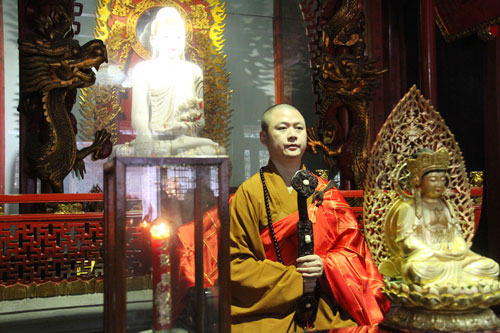 七塔禅寺传授三坛大戒法会举行上堂斋说法仪式