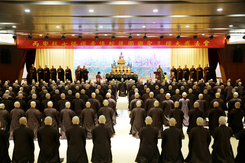 七塔禅寺传授三坛大戒法会举行初坛请戒礼、查验衣钵、忏摩仪式