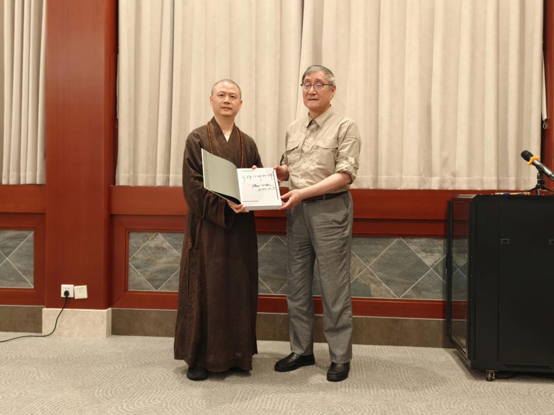 C:/Users/Administrator/Desktop/2025.06.14中国科学院建筑设计研究院特聘艺术总监潘公凯教授率团莅寺指导东津艺术馆设计方案/微信图片_20250616111059.jpg微信图片_20250616111059